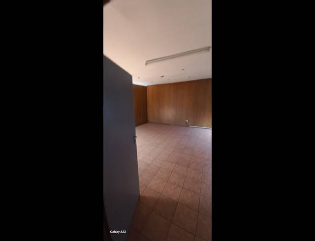 Industrial property to rent in ANDERBOLT